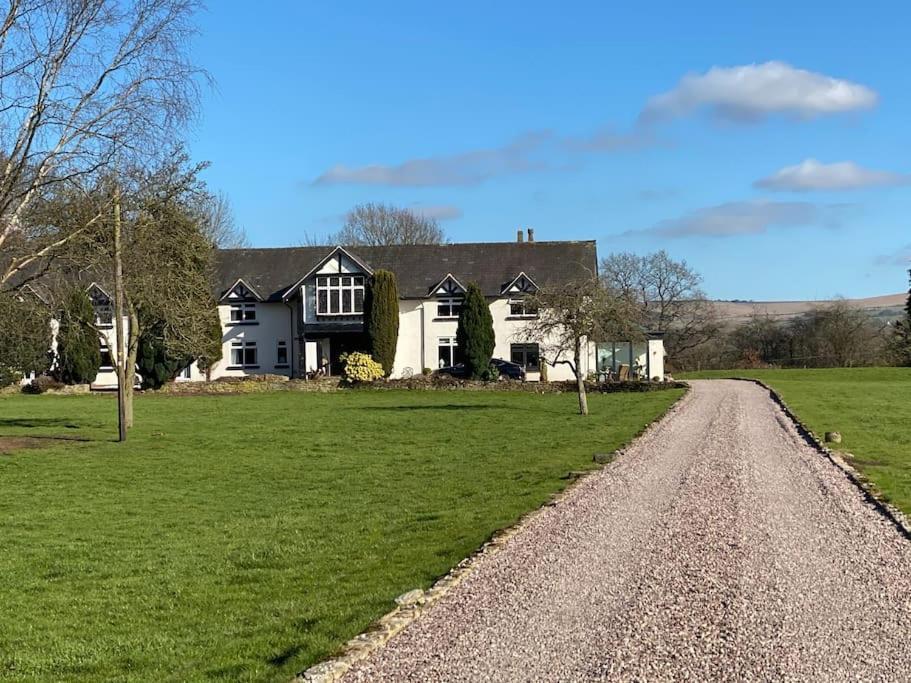 South - Garden, Views, Parking, Dogs, Cheshire, Walks, Family Holiday home Adlington