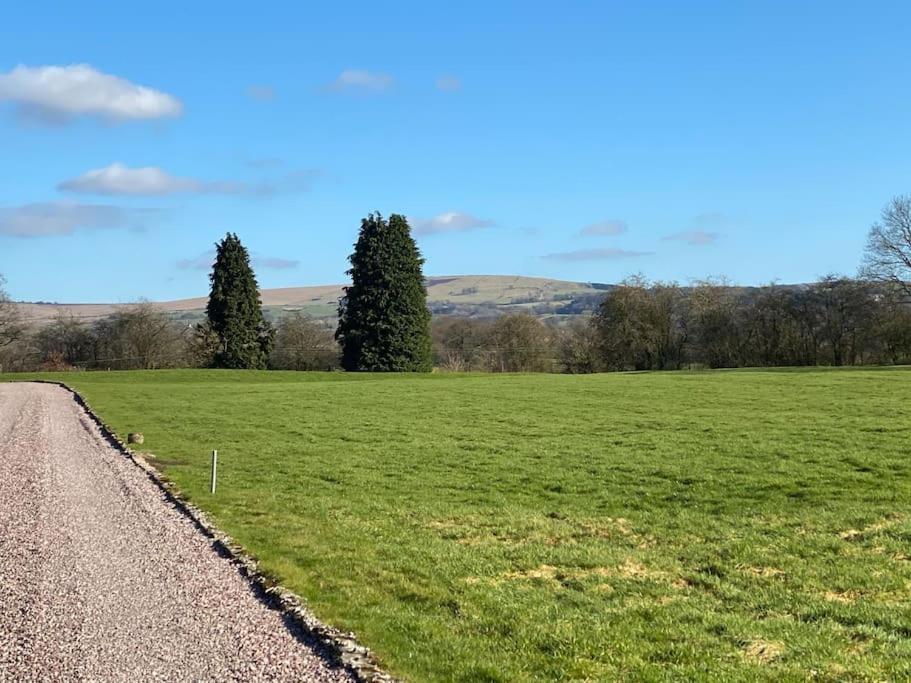South - Garden, Views, Parking, Dogs, Cheshire, Walks, Family Holiday home Adlington
